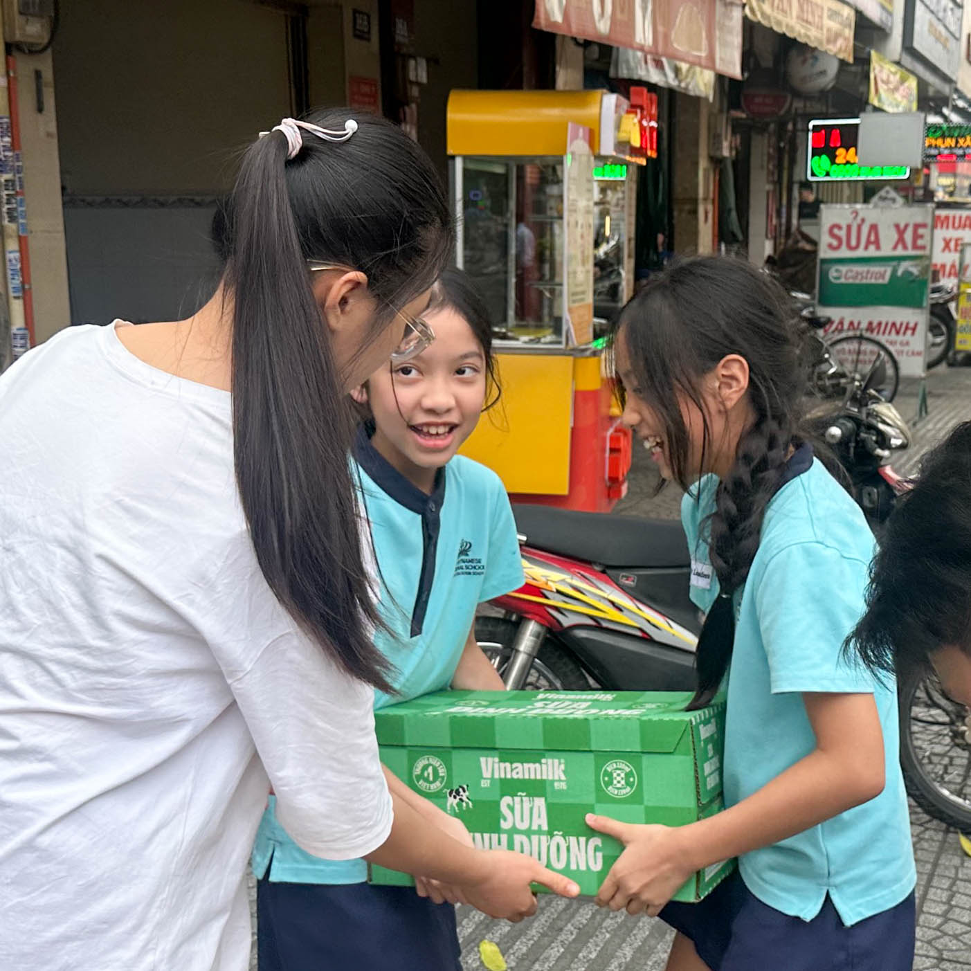 Tết là yêu thương, Tết là sẻ chia - Carousel For News Detail