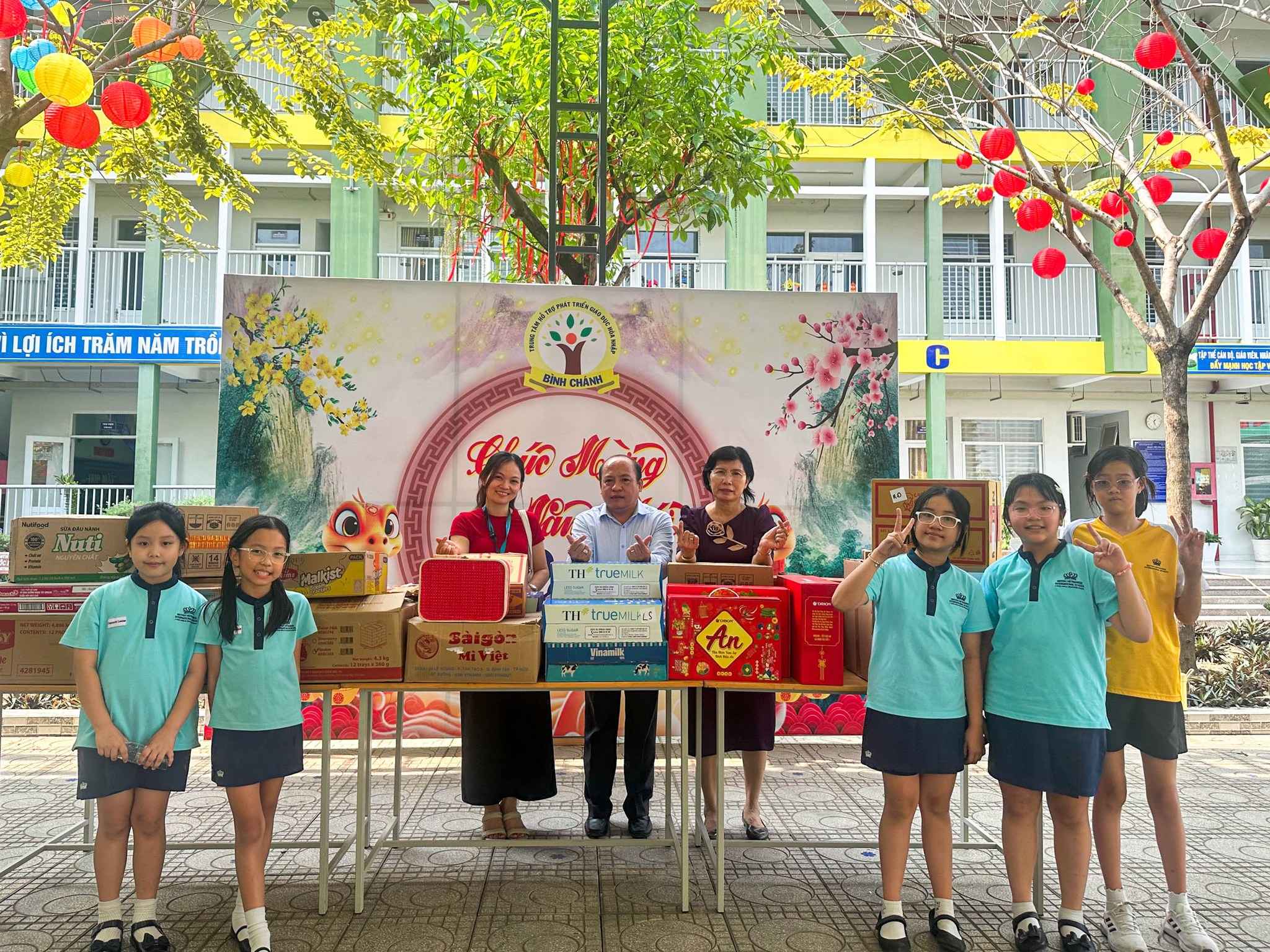 Tết là yêu thương, Tết là sẻ chia - Tet is Love Tet is Sharing