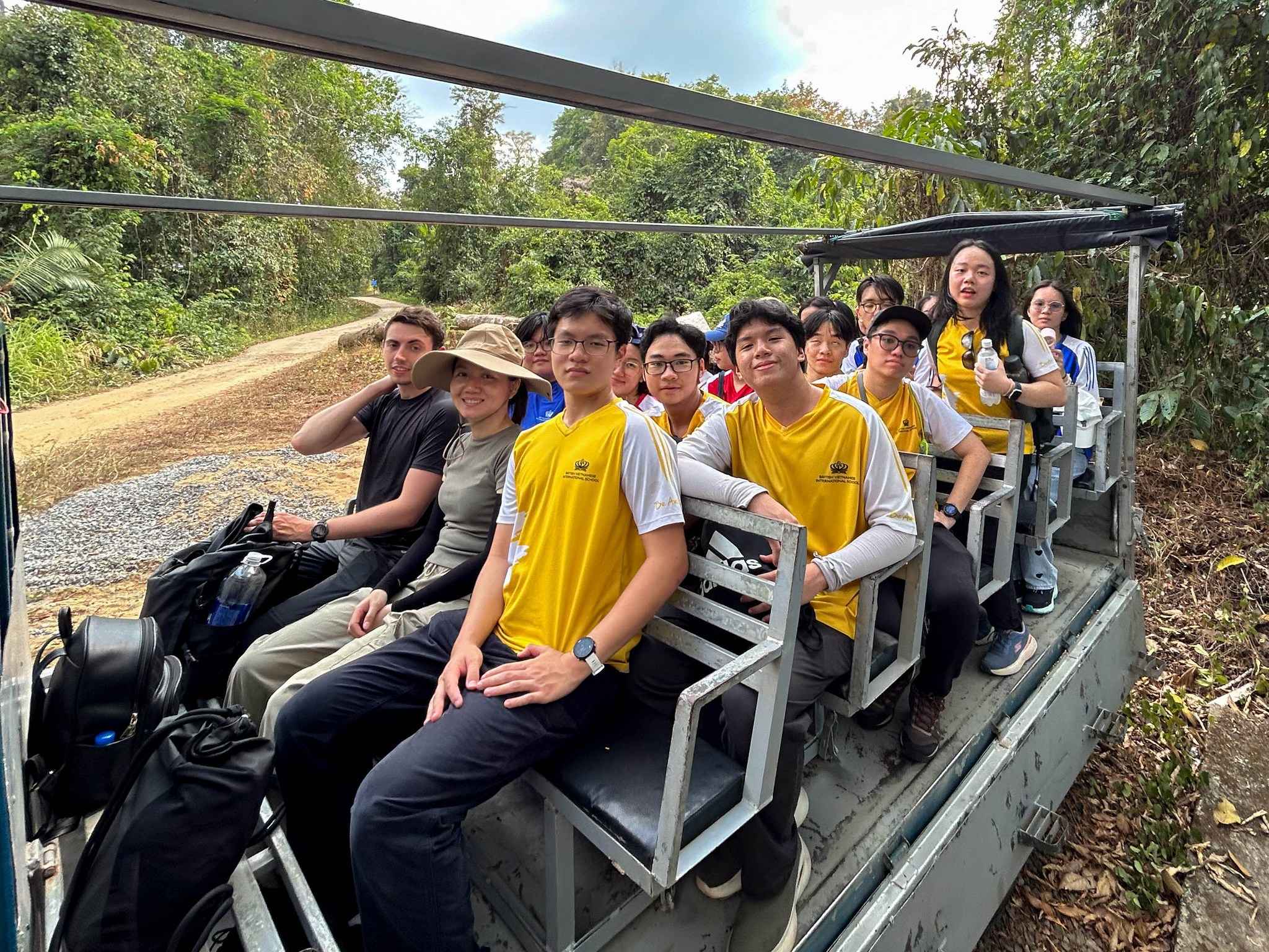 Học sinh khối 13 khám phá công tác bảo tồn thiên nhiên tại Vườn quốc gia Cát Tiên - Year 13 Biology Students Explore Conservation at Cat Tien National Park