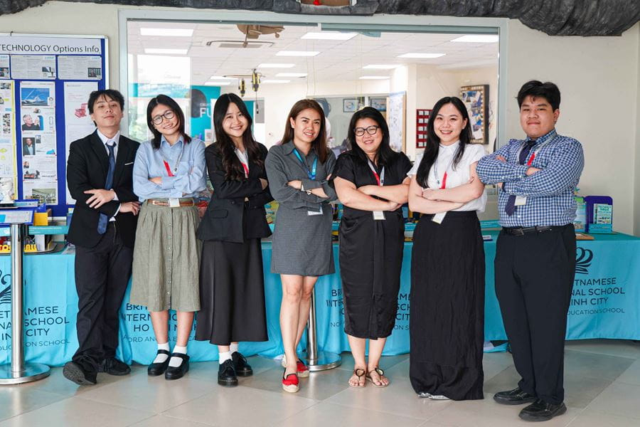 When Parents Become Mentors – A Meaningful Work Experience for Year 11 Students - When Parents Become Mentors A Meaningful Work Experience for Year 11 Students