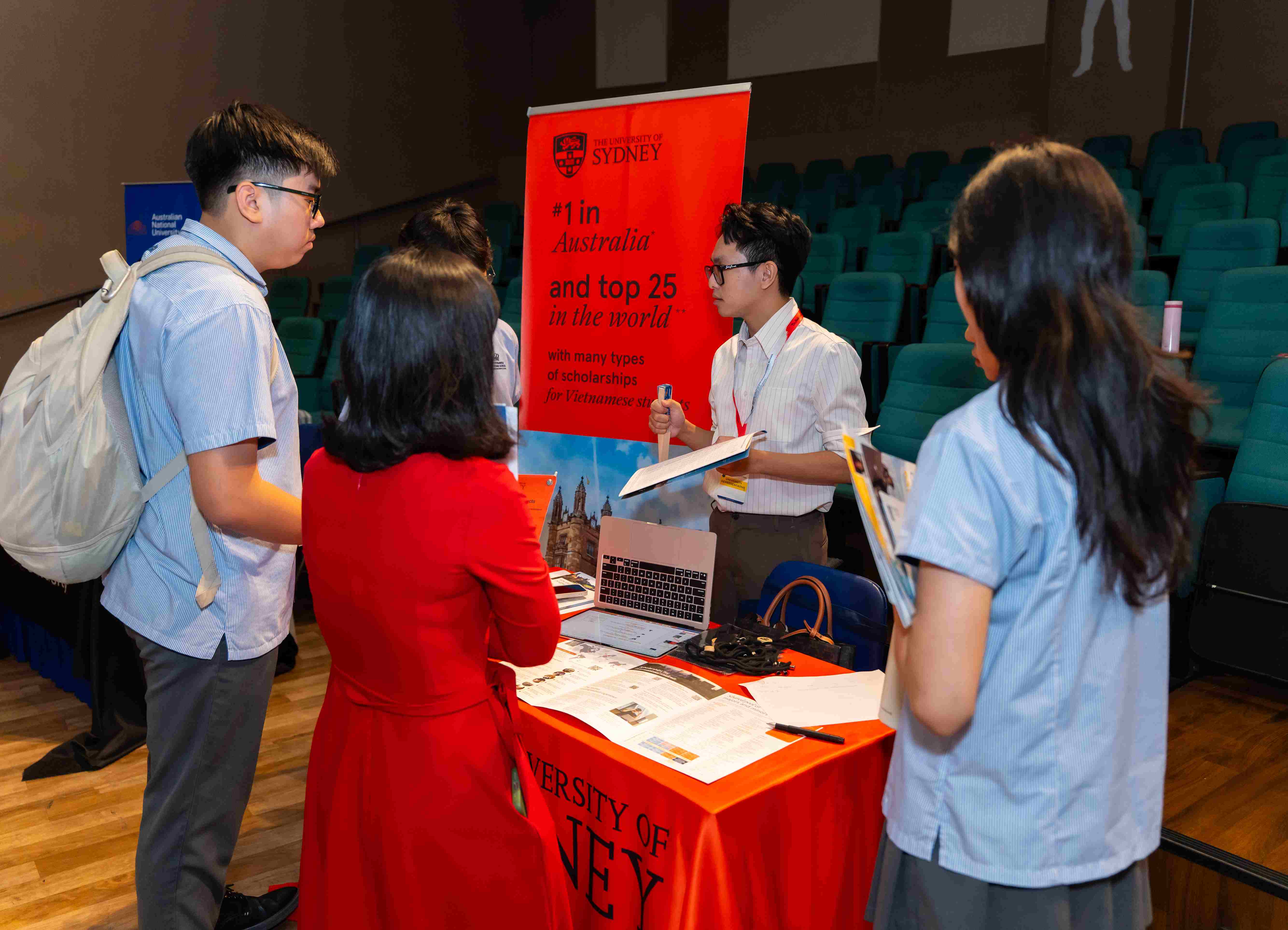 Triển lãm Đại học Toàn cầu 2025 lần đầu tiên tại BVIS TP. HCM diễn ra thành công rực rỡ! - Carousel For News Detail