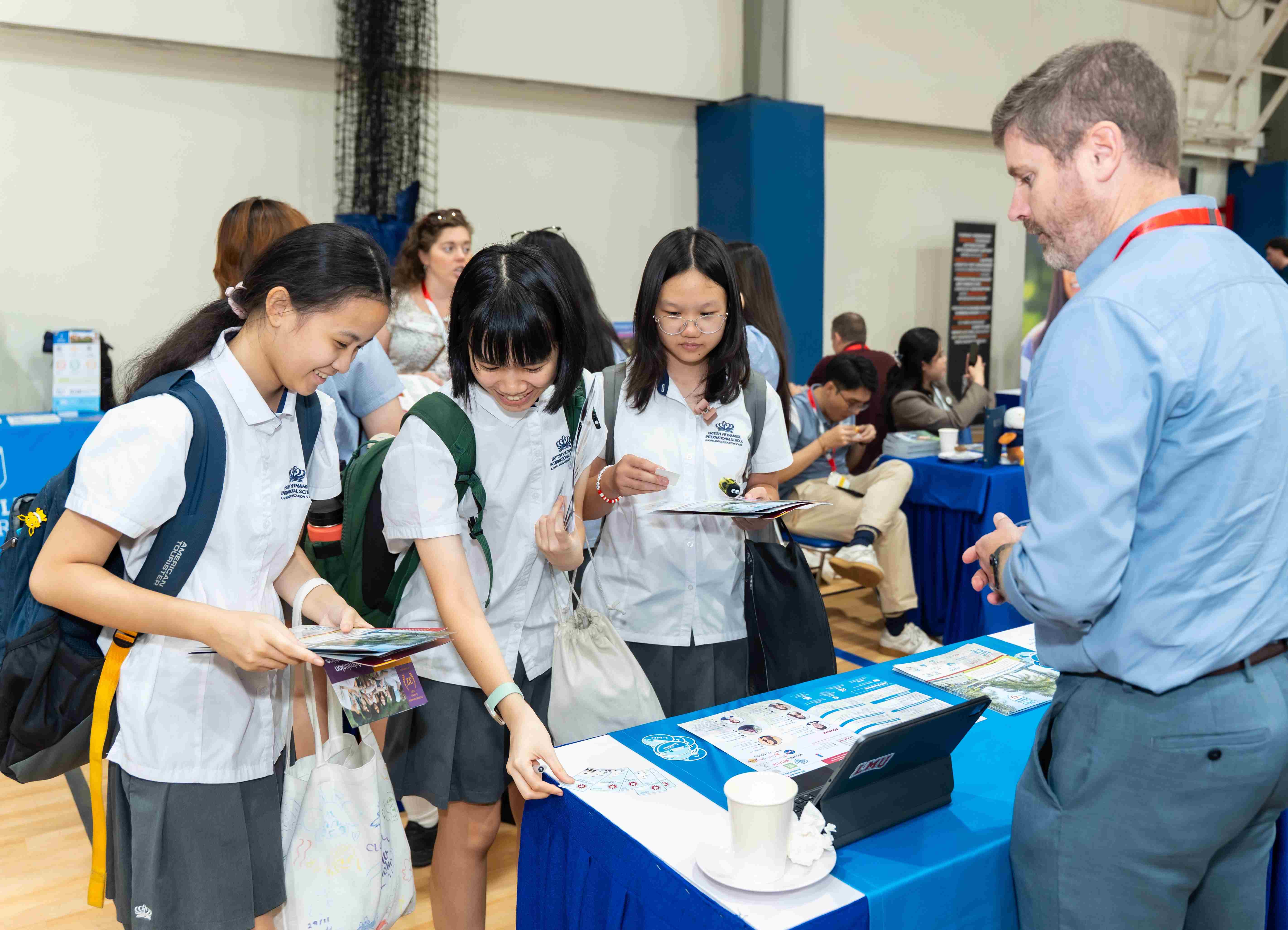 BVIS HCMC host a spectacularly successful 2025 Global University Fair - For the first time! - Carousel For News Detail