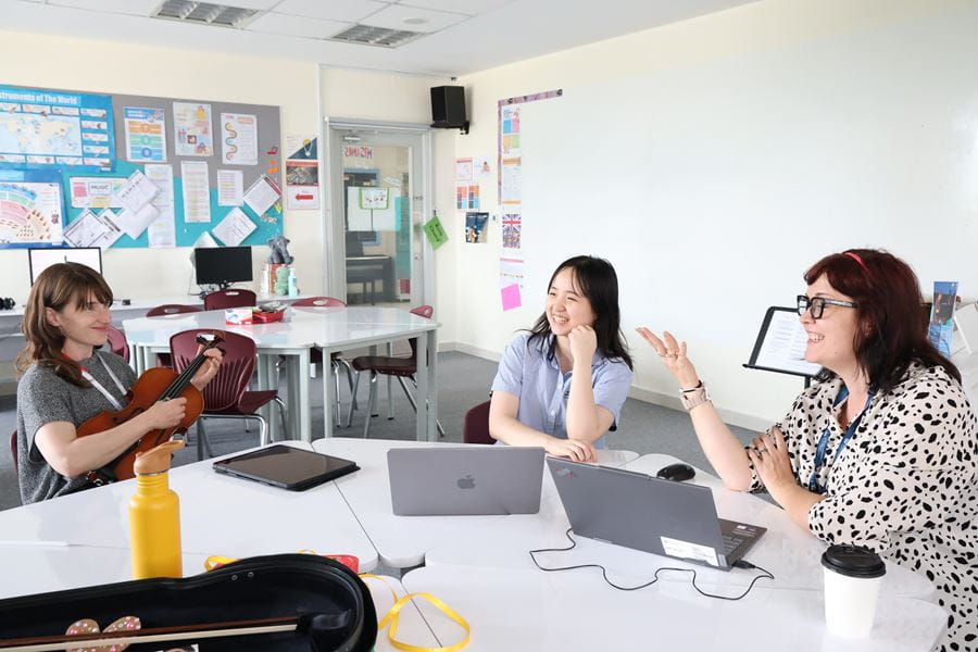 Cô Erin Wight Chuyên Gia Chương Trình Giảng Dạy Từ Học Viện Nghệ Thuật Juilliard (Mỹ) Ghé Thăm BVIS - A Visit From Ms Erin Wight Curriculum Specialist From The Juilliard School USA