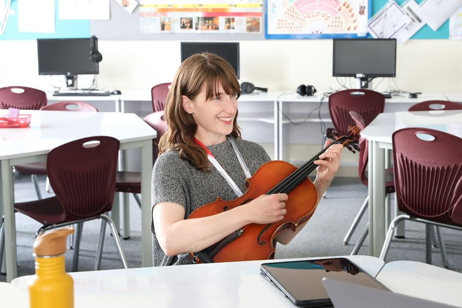 Cô Erin Wight Chuyên Gia Chương Trình Giảng Dạy Từ Học Viện Nghệ Thuật Juilliard (Mỹ) Ghé Thăm BVIS - A Visit From Ms Erin Wight Curriculum Specialist From The Juilliard School USA
