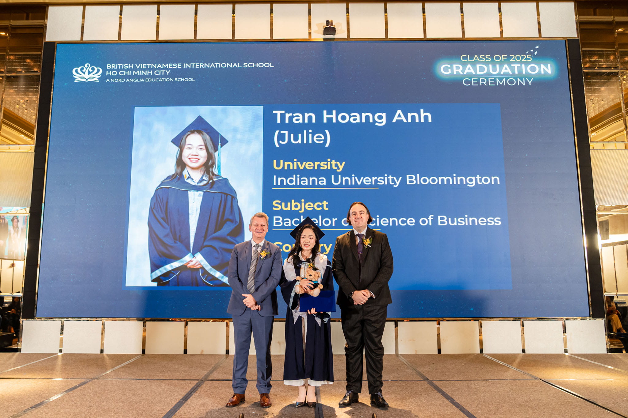 Julie Trần, Cựu học sinh niên khóa 2025: Bứt phá từ BVIS TP. HCM đến Chương trình Kinh doanh hàng đầu tại Mỹ - Julie Tran Class of 2025 Alumna Gaining a Head Start from BVIS HCMC to a top US Business Programme