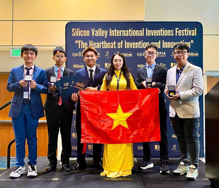 Gia Hưng (Niên khóa Tốt nghiệp 2026): Chinh phục Viện Công nghệ Georgia và nhận gần 1 tỷ đồng học bổng từ các đại học hàng đầu - Gia Hung Class of 2026 Earns Admission to Georgia Tech and Secures Scholarships Worth VND 1 Billion