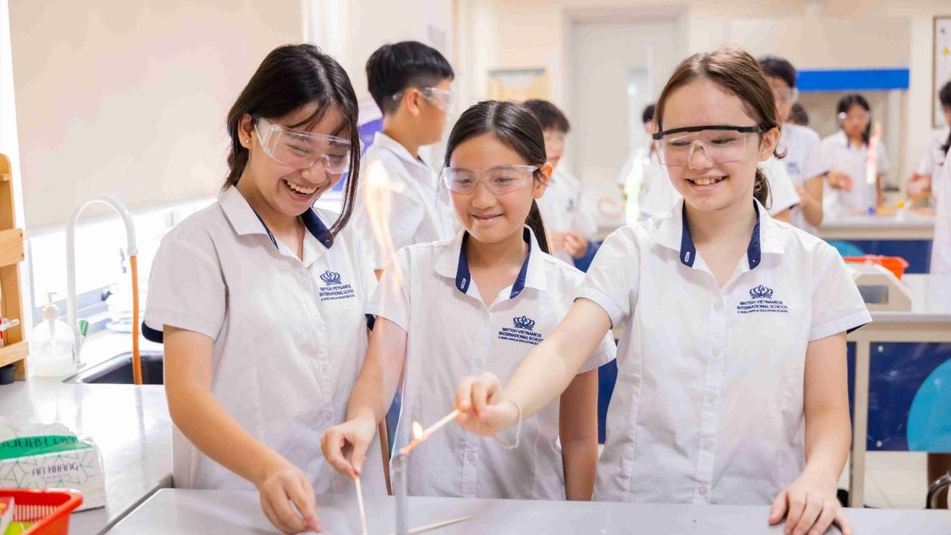 Top 7 lợi ích khi cho con học trường quốc tế phụ huynh cần biết - loi ich khi hoc truong quoc te