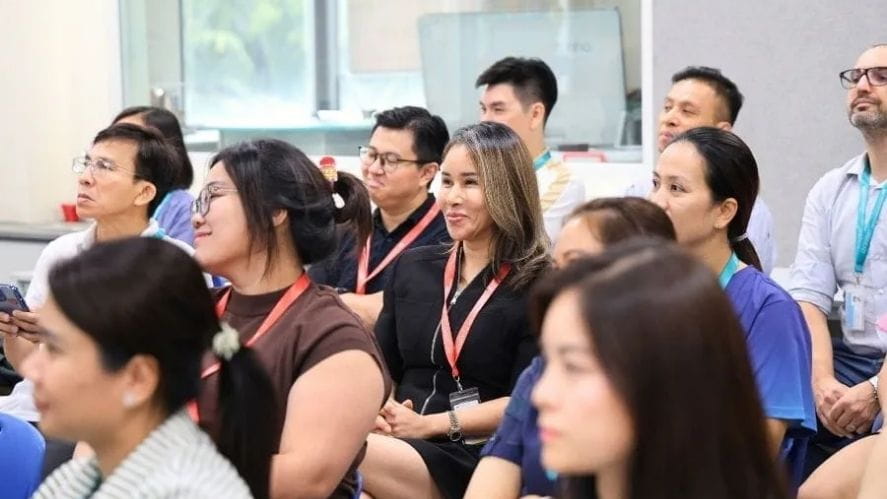 Tham khảo chia sẻ từ phụ huynh khác để chọn trường