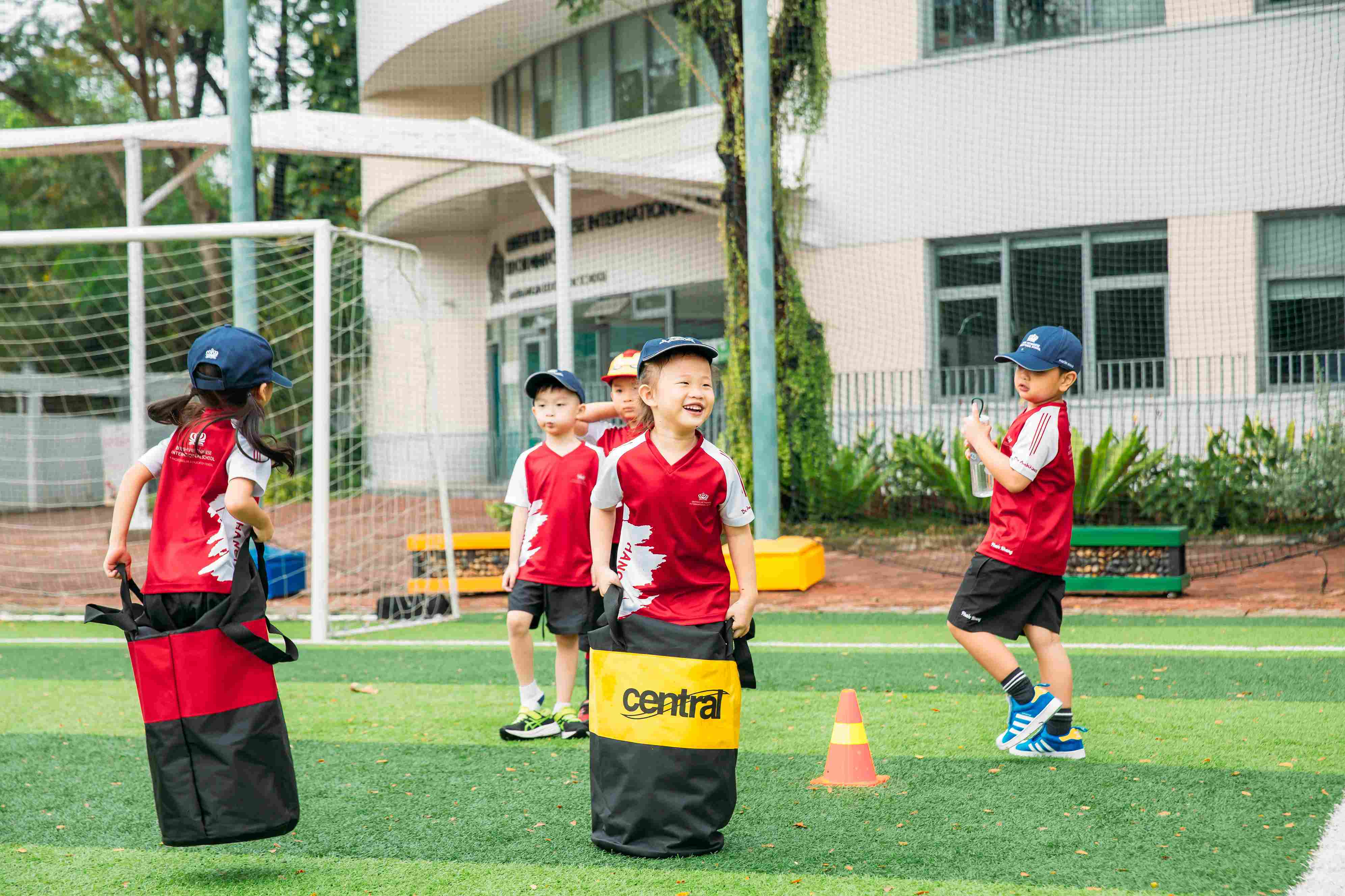 Kết quả A level xuất sắc và thành tích học tập - Summer School Text And Image