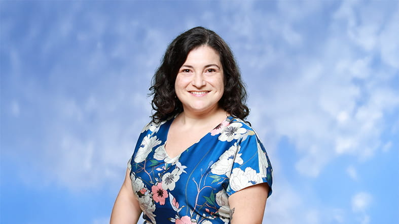 Cô Melody Lopez - Ms-Melody-Lopez