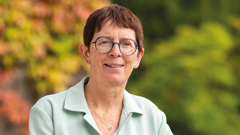 Enseignants | Collège Champittet - Feature Cards Tabs - Champittet