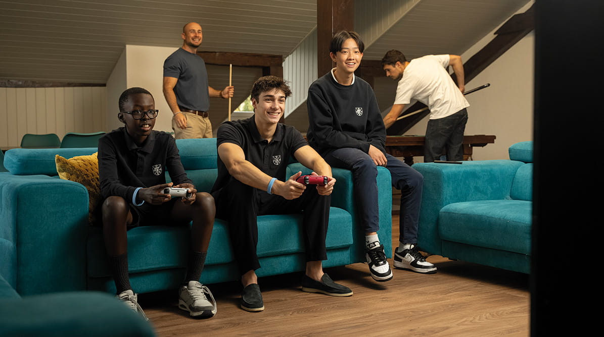 Housing | Collège Champittet - Carousel Default Full - Champittet