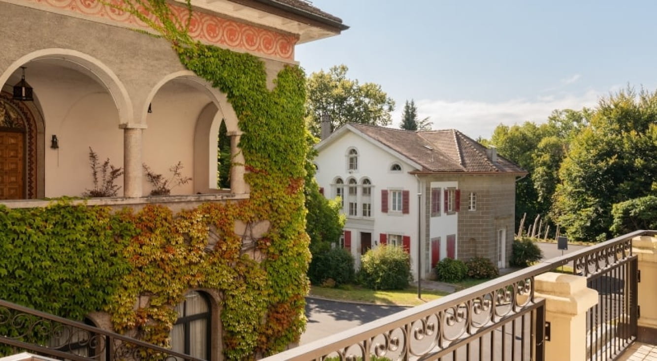 Pully Campus 360 Virtual Tour | Collège Champittet - Promo With Image - Champittet