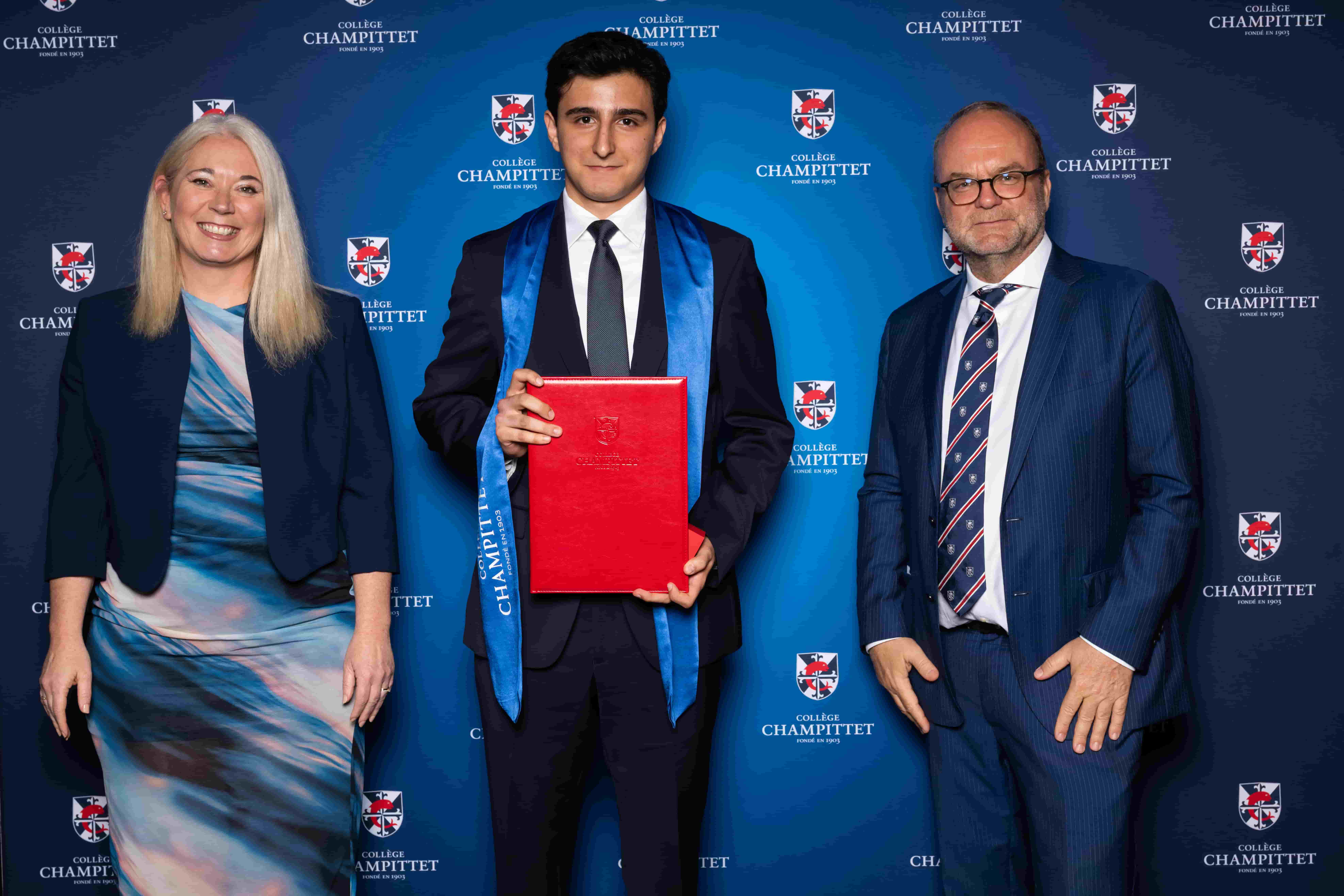 GraduationChampittet25553min 1jpg