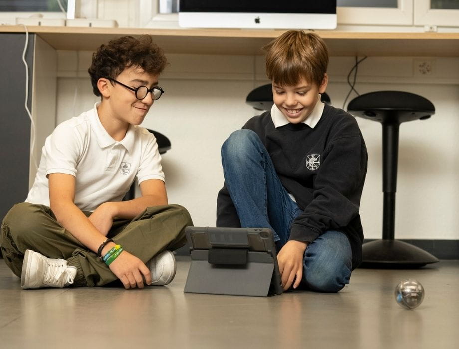 Collège Champittet | Ecole Internationale à Lausanne - Feature Cards - Champittet