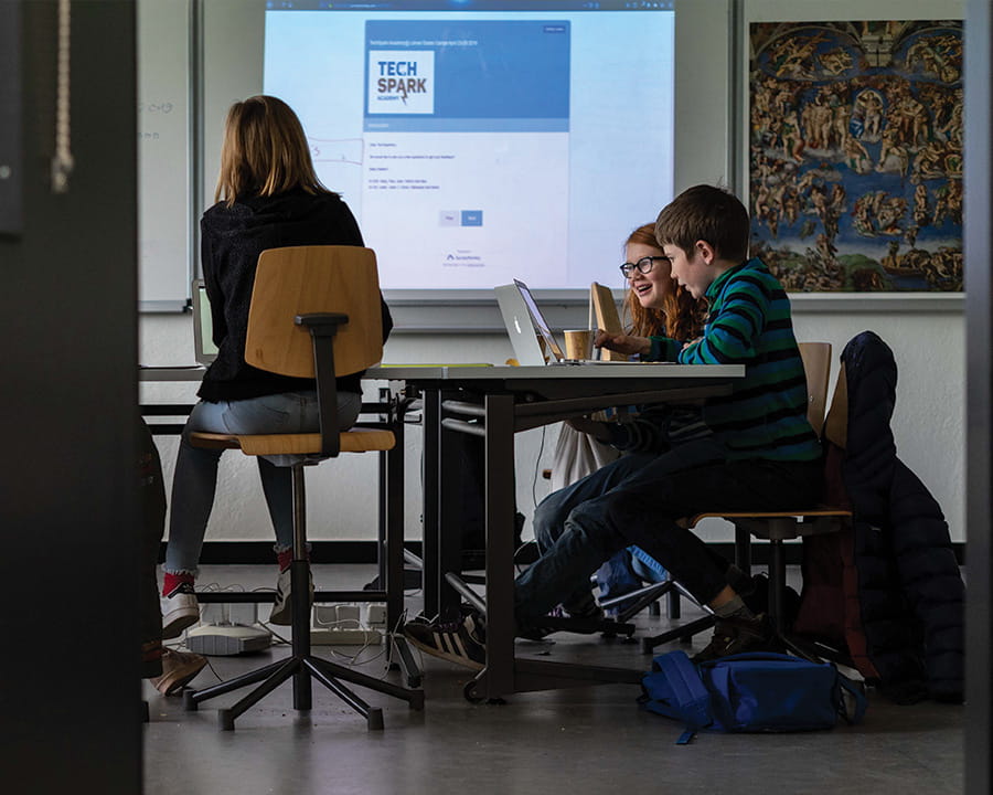 Holiday Club Day Camps | Collège Champittet - Image-50-50 - Champittet 3 techspark