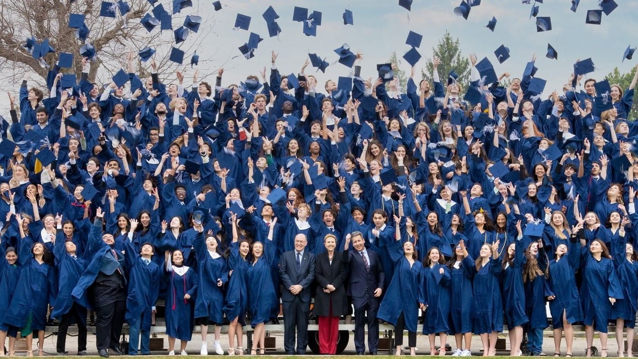 L'excellence académique | Collège du Léman - Level 2 Page Header With Key Facts - CDL