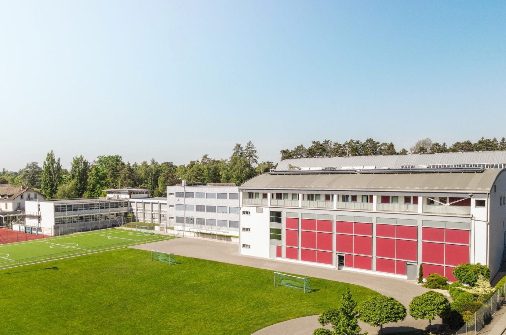Boarding School in Geneva, Switzerland | Collège du Léman - Carousel Default - CDL