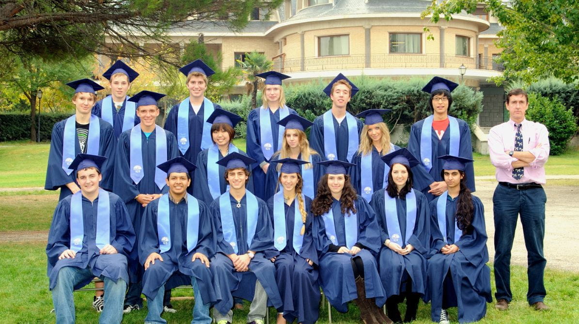 ICSMadridGraduationPhoto31195x668jpg