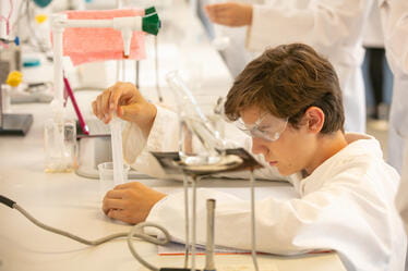 Programmes Académique | La Côte International School Aubonne - 04 - visualTimeline WithTags