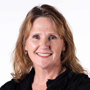 Notre méthode d'enseignement | La Côte International School Aubonne - Feature Cards Pattern