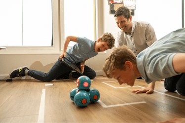 Programmes Académique | La Côte International School Aubonne - 04 - visualTimeline WithTags