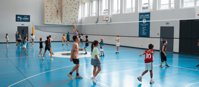 Découvrir, apprendre et grandir : Découvrez les camps - Holiday Camps