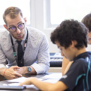 상하이 푸동 최고의 영국계 국제학교 | NAIS Pudong - 06 - Feature Cards Pattern - RU