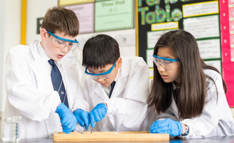 상하이 푸동 최고의 영국계 국제학교 | NAIS Pudong - 03 - Feature Cards Pattern - RU