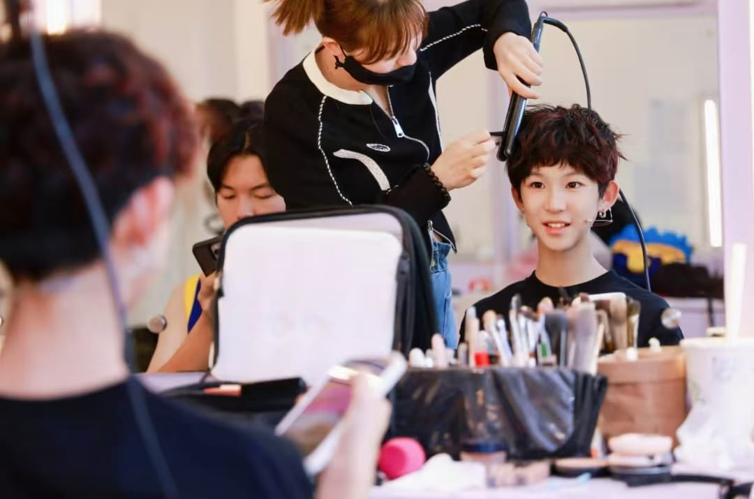 Student success: Happy Z. and Alina S. - Student success Happy Z Y7 and Alina S Y5