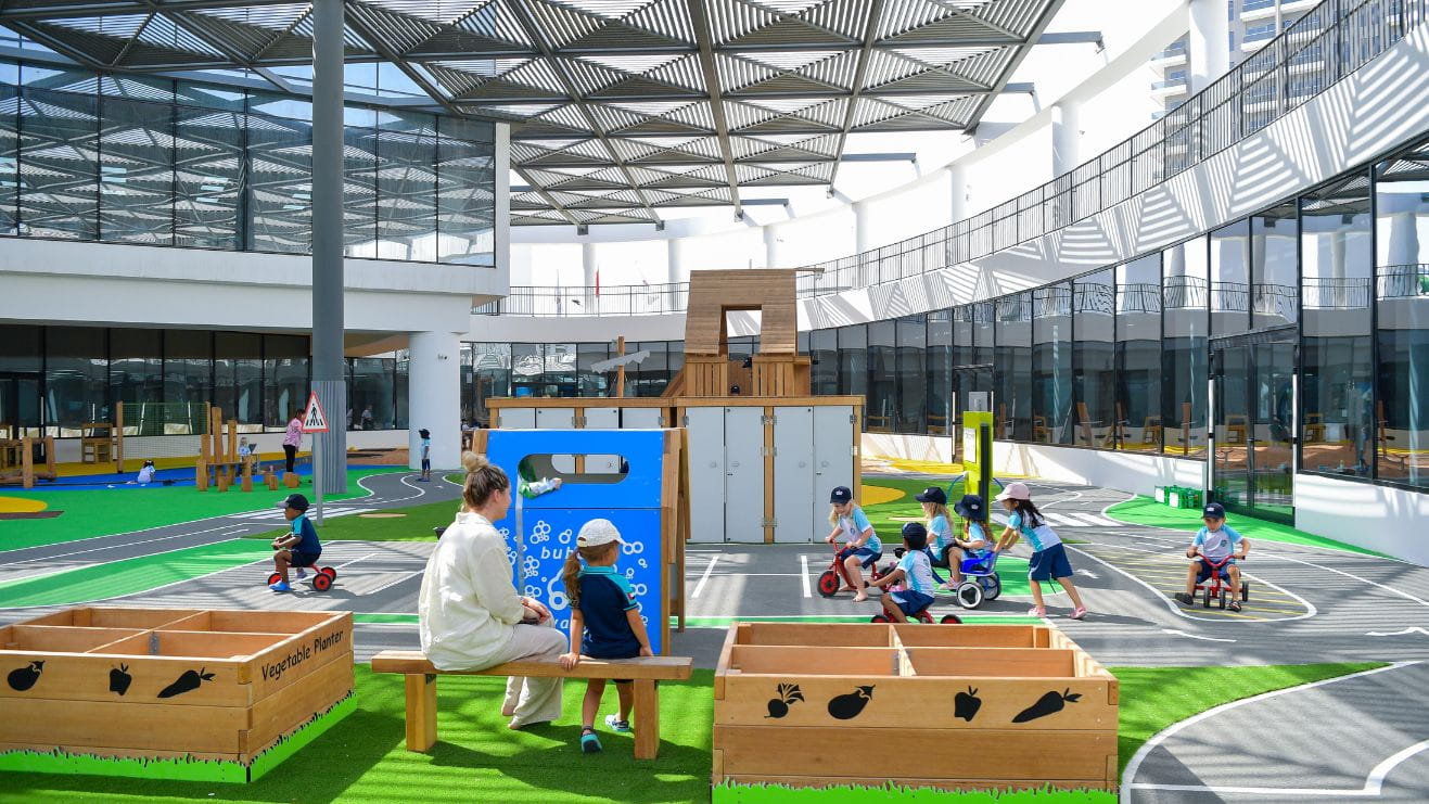 Campus | Nord Anglia International School Abu Dhabi - Level 2 Page Header With Key Facts