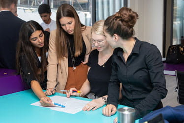 4 - A typical day - SixthForm