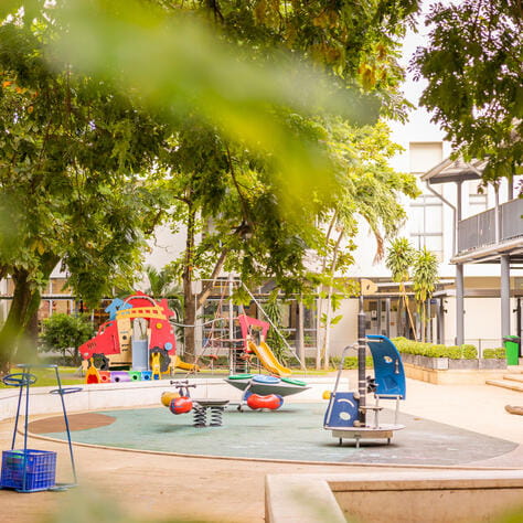 សូមស្វាគមន៍មកកាន់សាលាអន្តរជាតិណេតប្រ៊ីតកម្ពុជា - Small Text And Image 2 - KM