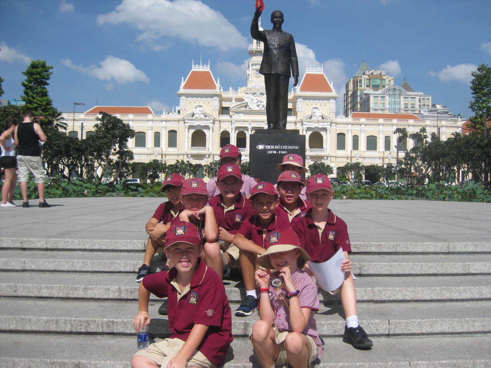Year 4's The Amazing Race, Saigon
