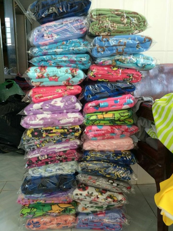 BIS HCMC APS Donation Report – Christmas BISzaar 2016 7 (600x800)