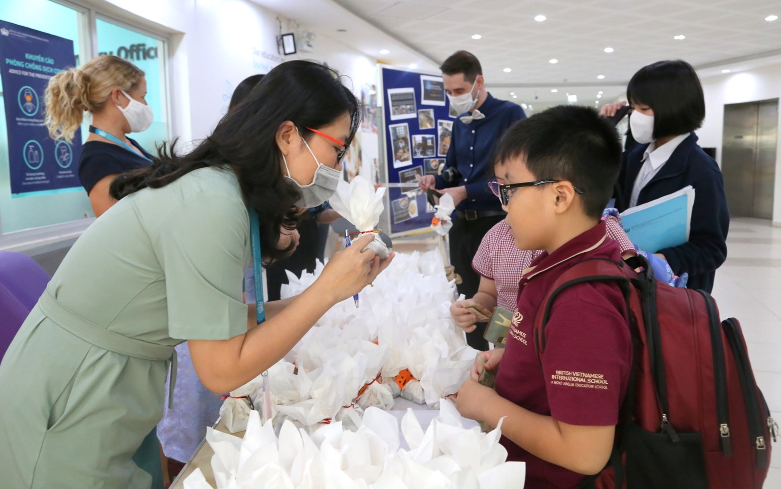 BVIS HCMC Primary Central Flood Fundraising cake sales (8)