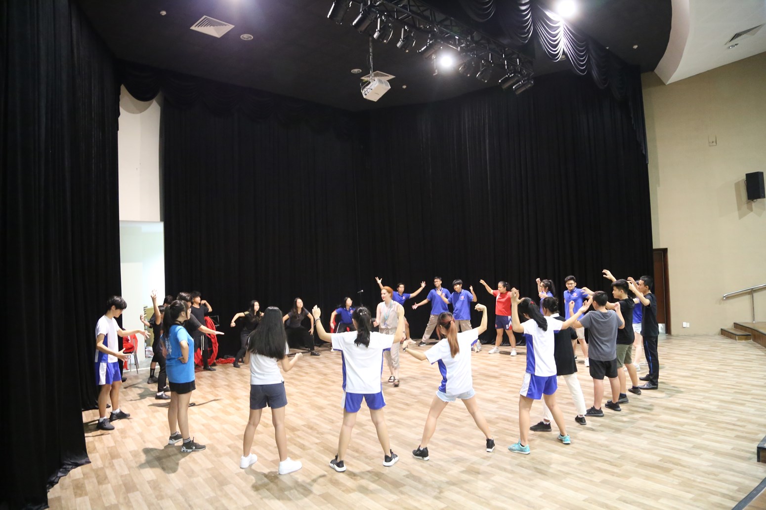 BVIS HCMC Splendid London Theatre Visit 2019 (13)