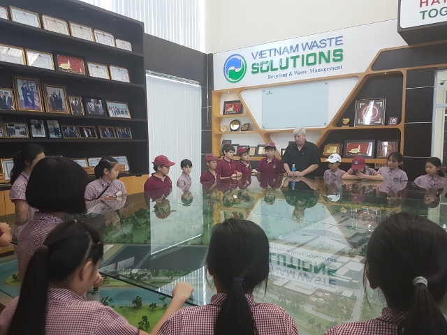 TX’s Year 5 students visit Vietnam Waste Solutions Facility 1 (640x480)