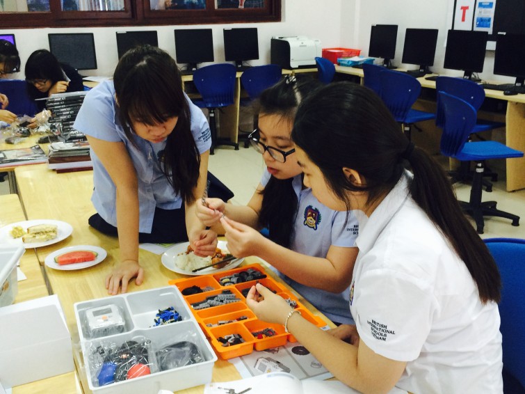 British International School Hanoi Robotic Club (3)