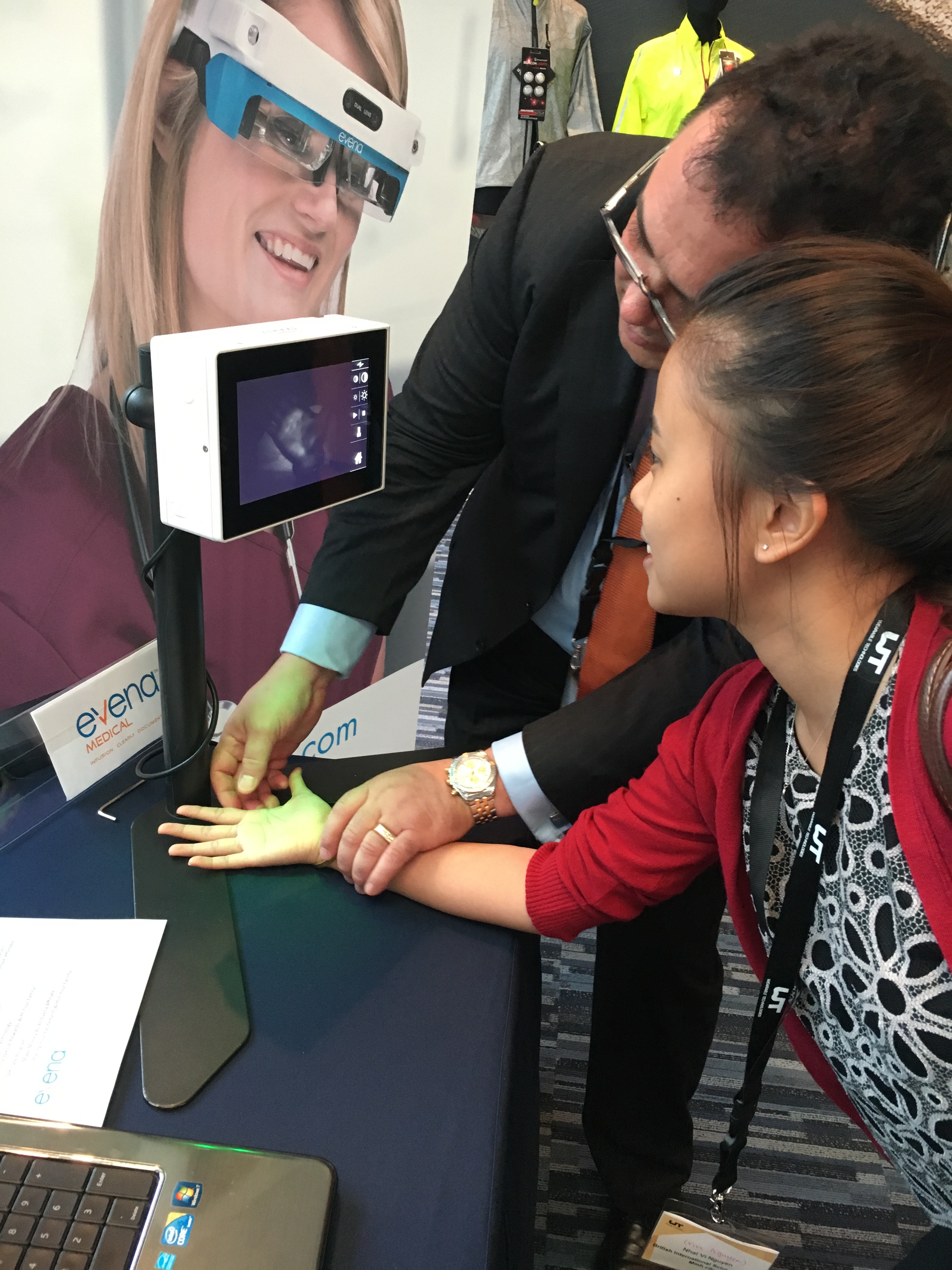 BIS Students at the Wearable Technologies Conference 2016 6