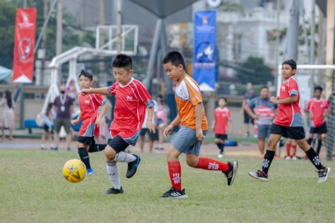 2020-11_18 - U10 Boys BIS Vs EIS Football_00004