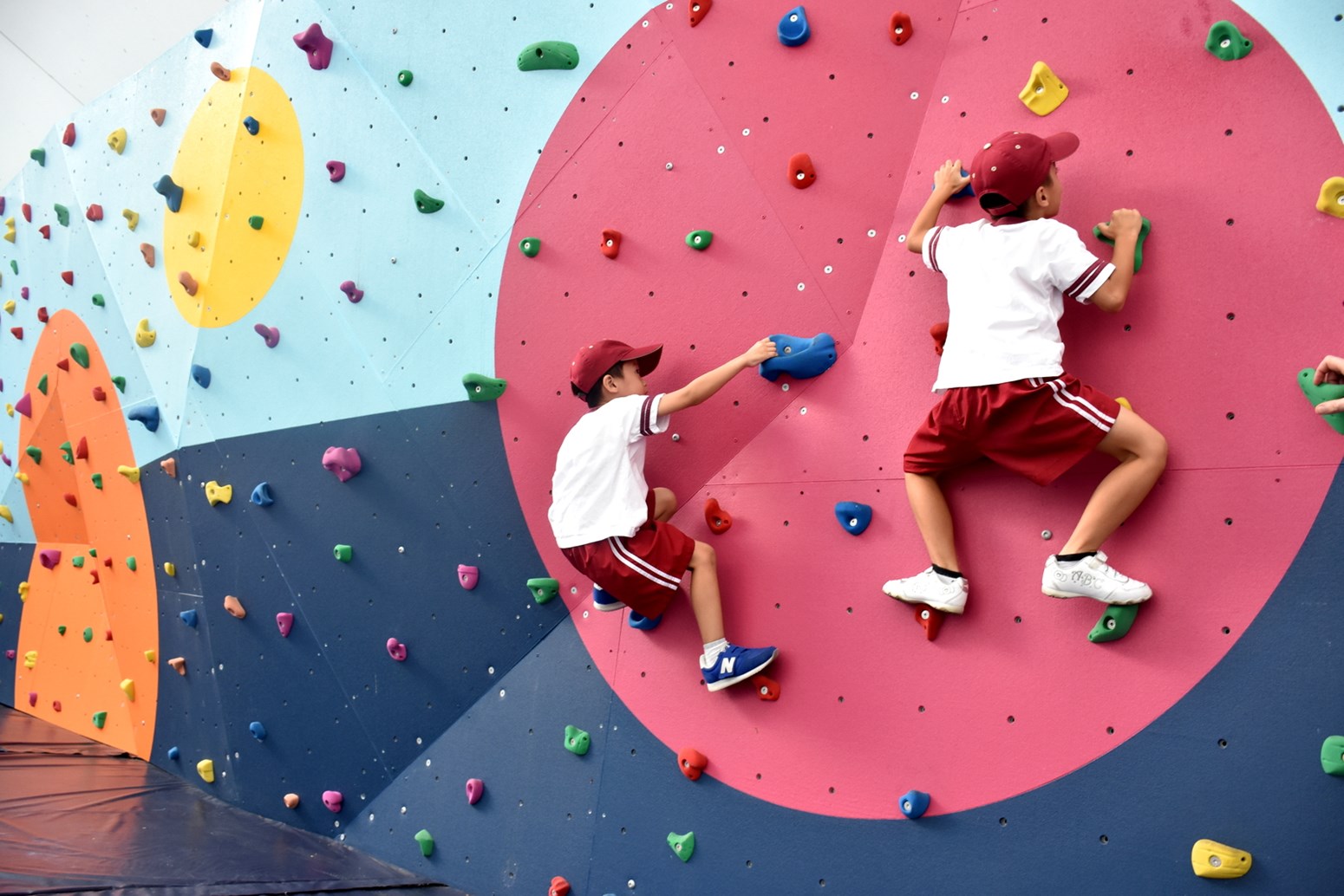 BVIS HCMC benefits of climbing lợi ích của leo núi