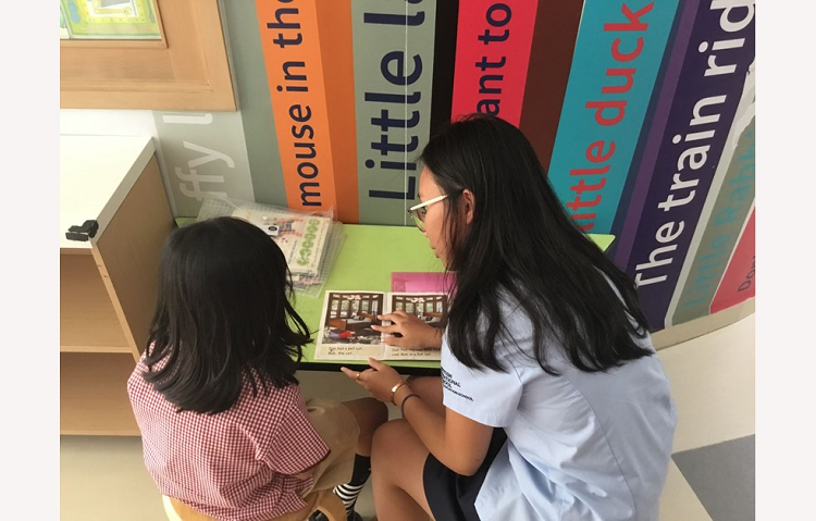 Y12 volunteers