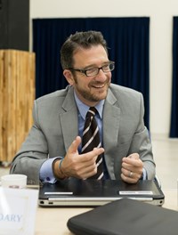 Mr Simon Graves