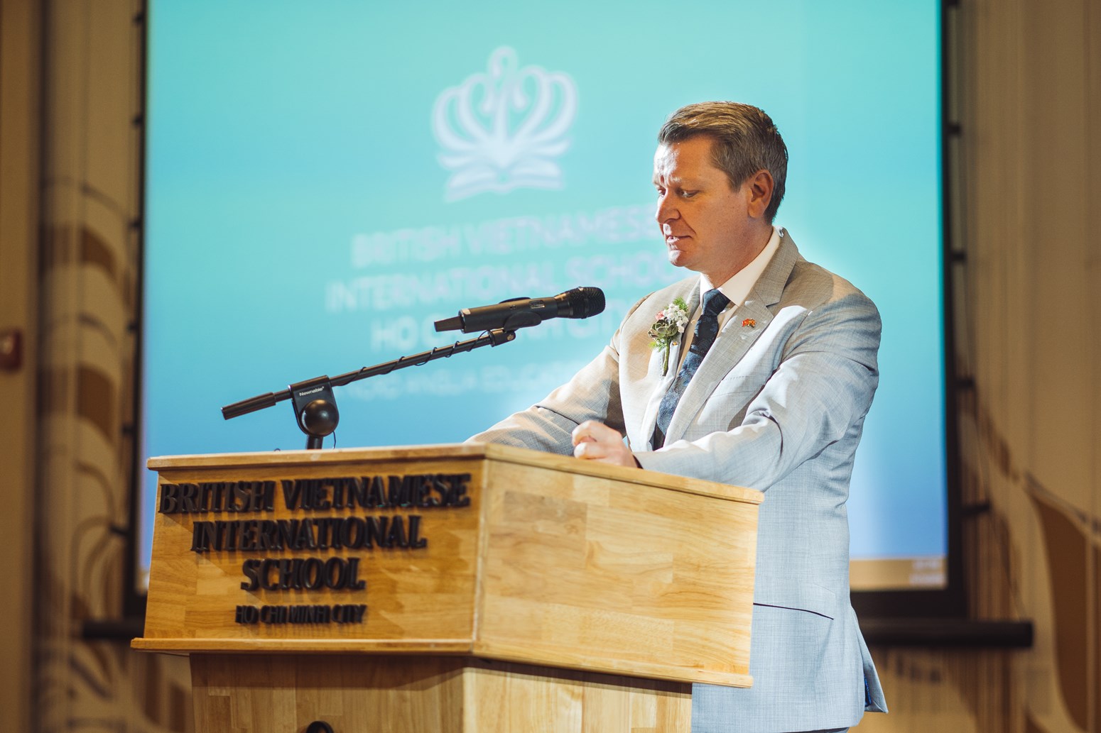 BVIS HCMC principal speech | Hiệu trưởng phát biểu