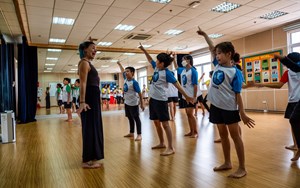 Ms Emily dance class BIS Hanoi