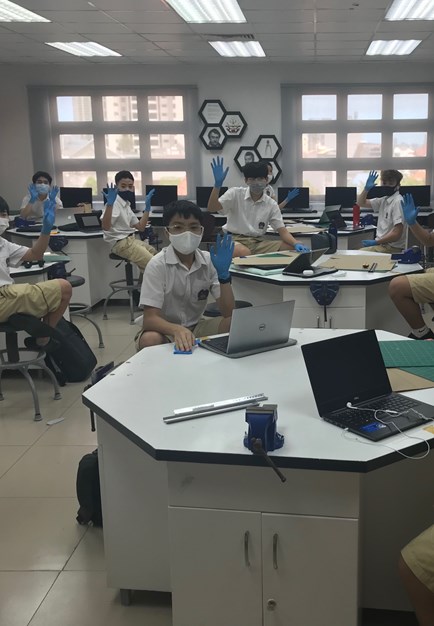 BIS_Gloves and masks DT lessons