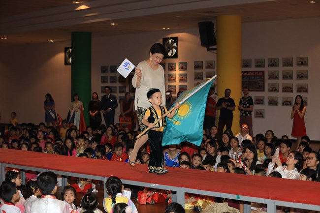 Parade 2