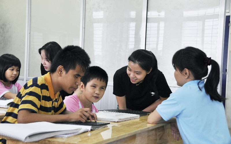 BIS HCMC APS Donation Report – Christmas BISzaar 2016 8 (800x500)