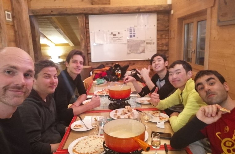 BS Boys fondue chalet